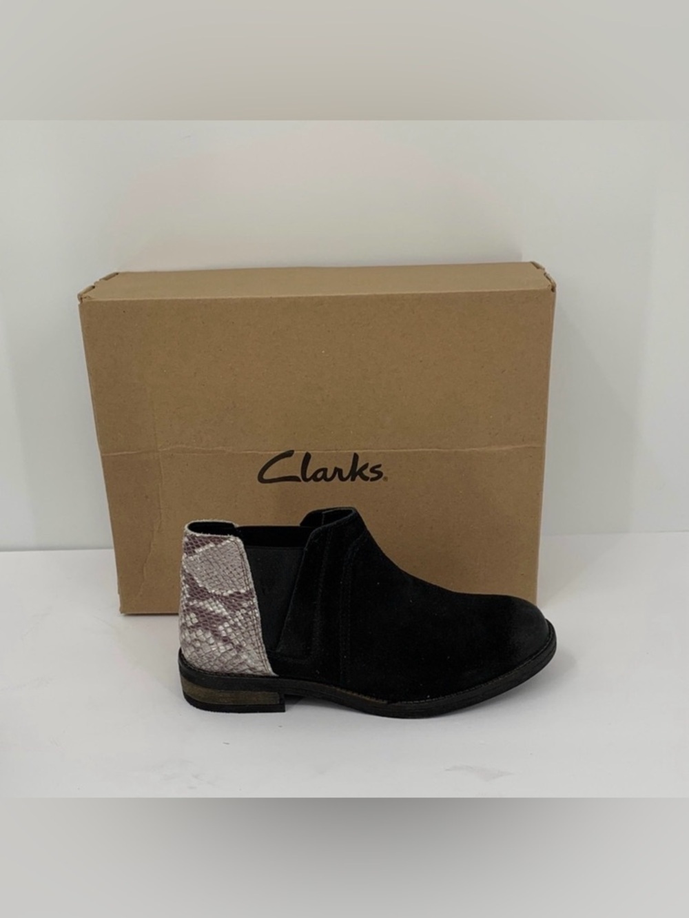 Clarks DemiBeat ankle boots shoe Chelsea black suede leather snake comfort new 6